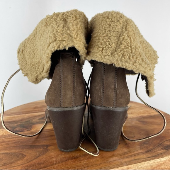*SOLD Timberland Earthkeepers Sherpa-lined Wedge Boots - Picture 6 of 11